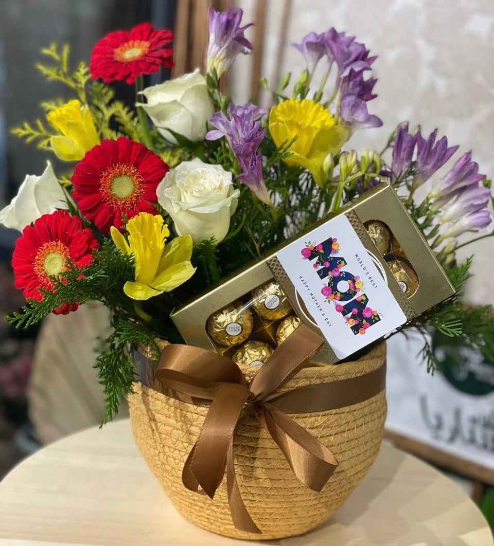 سلة عيد الام الجميلة